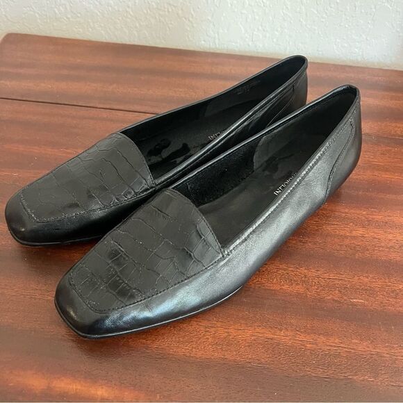 Enzo Angiolini Black Leather Loafers. Size 8 Narrow. Great Used Condition! - Picture 1 of 10